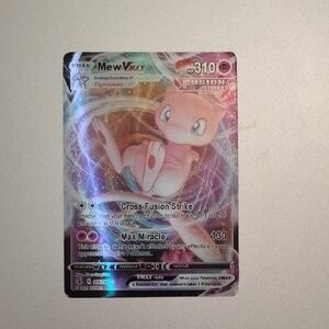 Mew VMAX Pokémon Card